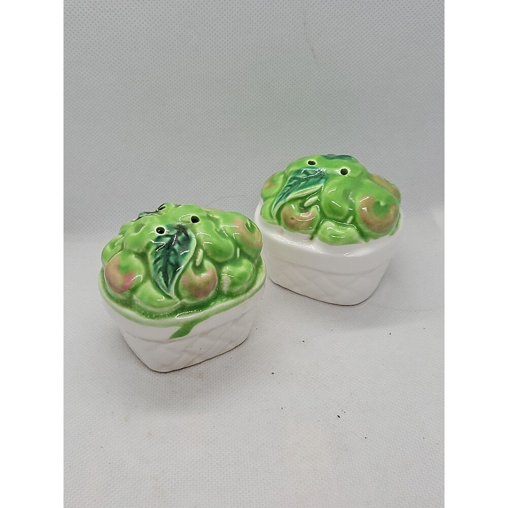 Salt & Pepper Shakers Vintage Collectible Picnic Basket of Green Apples Japan 2"